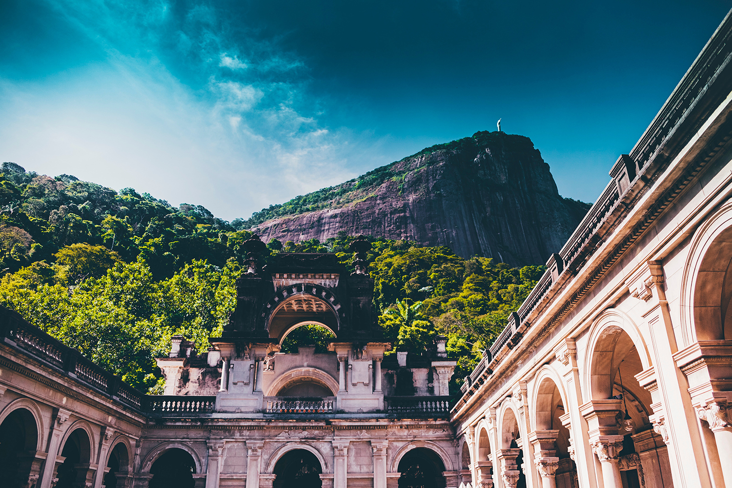 krys-amon-mrdlxnP7hSg-unsplash