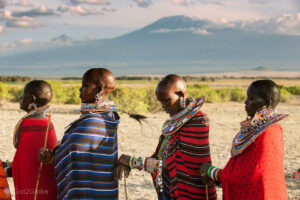 parque-nacional-amboseli-monte-kilimanjaro-mulheres-masai